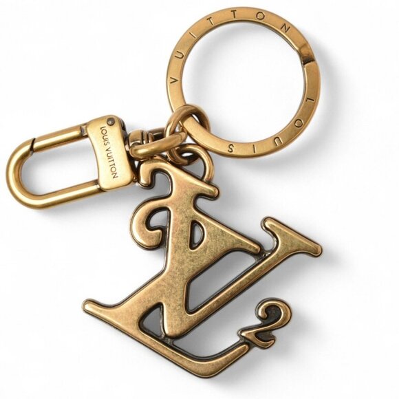 LOUIS VUITTON Gold Keyring - Picture 1 of 5